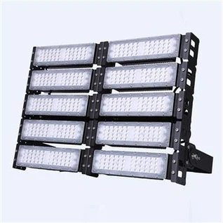 Led flomlys for fotballbaner
