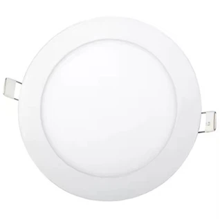 Innfelte LED-panellys i flatt tak